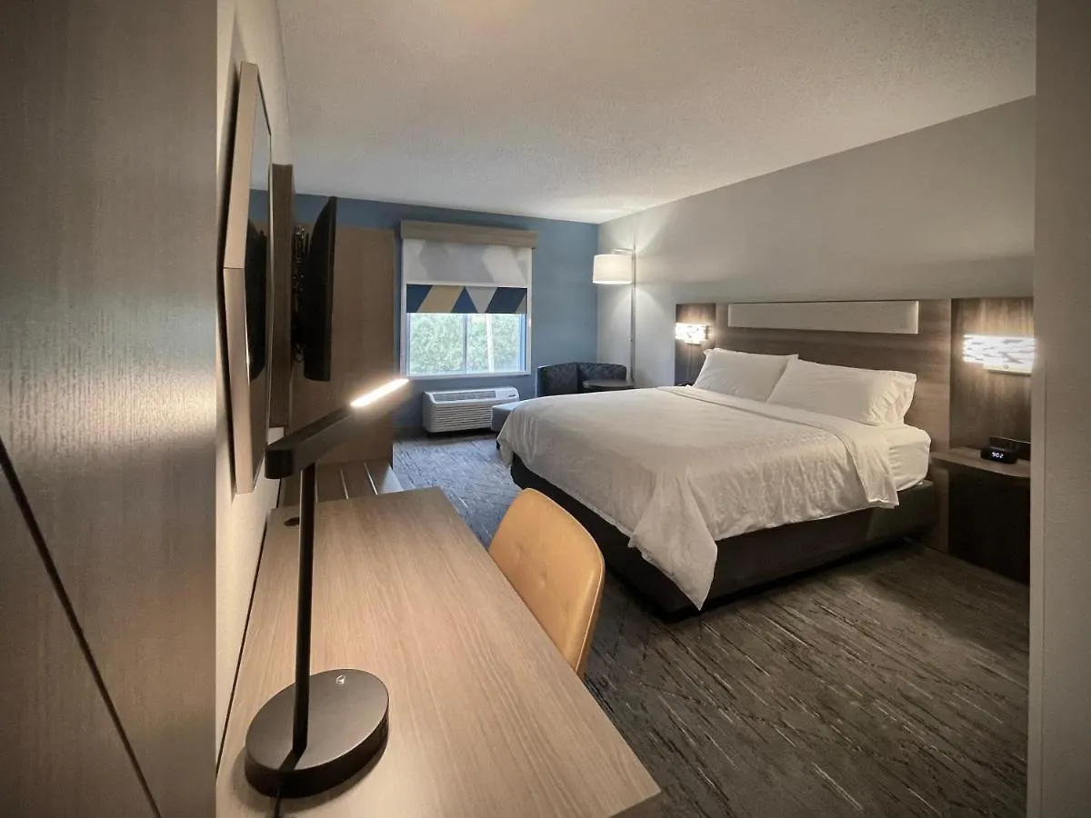 Holiday Inn Express And Suites Tampa I-75 At Bruce B. Downs By Ihg