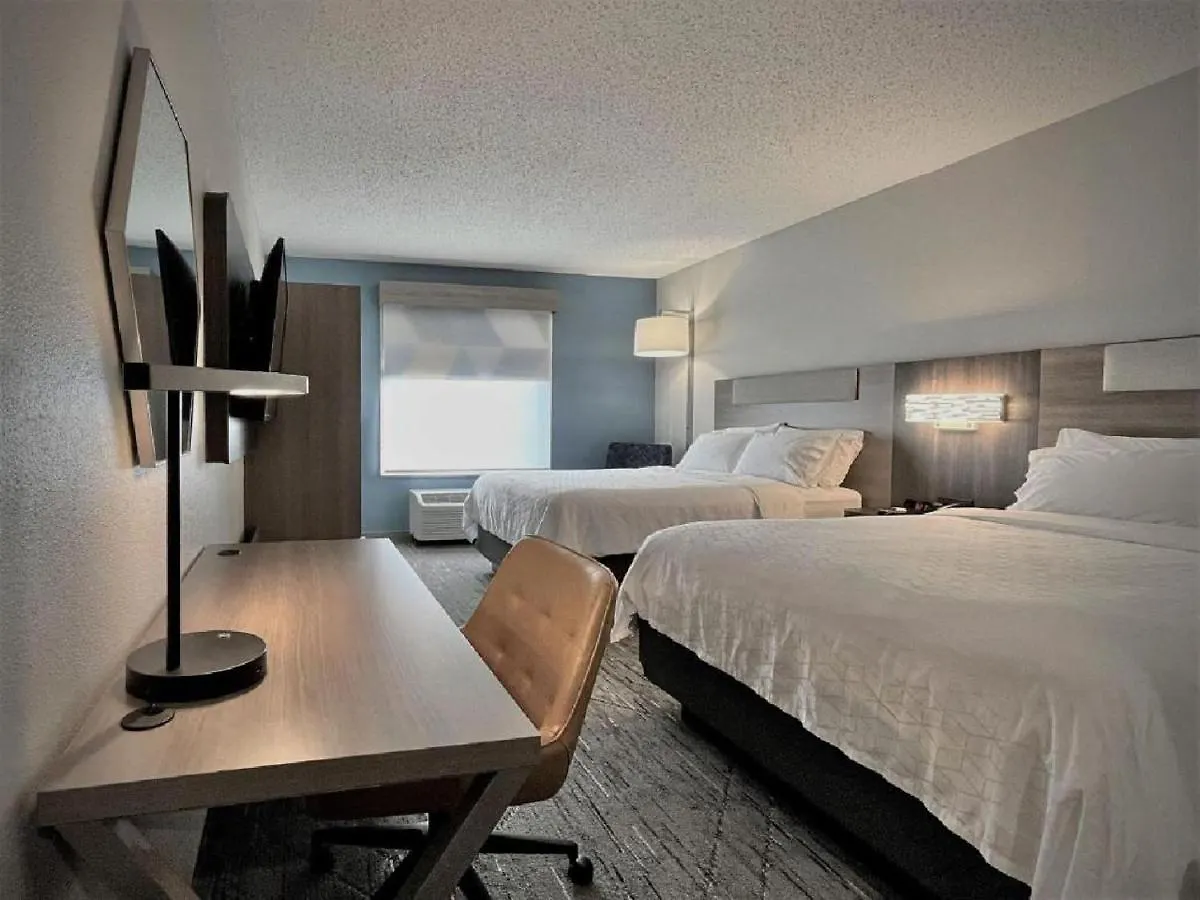 Holiday Inn Express And Suites Tampa I-75 At Bruce B. Downs By Ihg