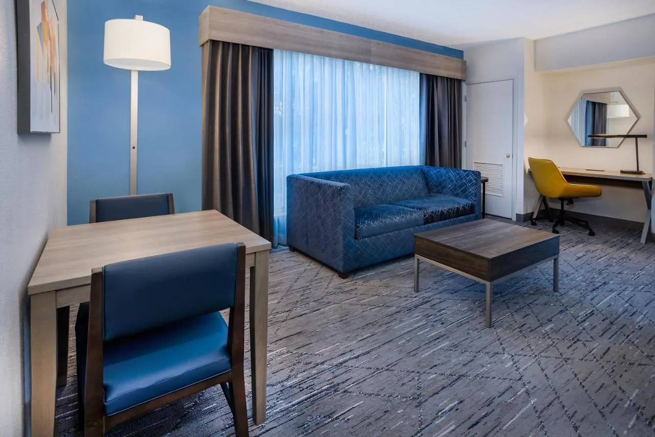 Hotel Holiday Inn Express And Suites Tampa I-75 At Bruce B. Downs By Ihg