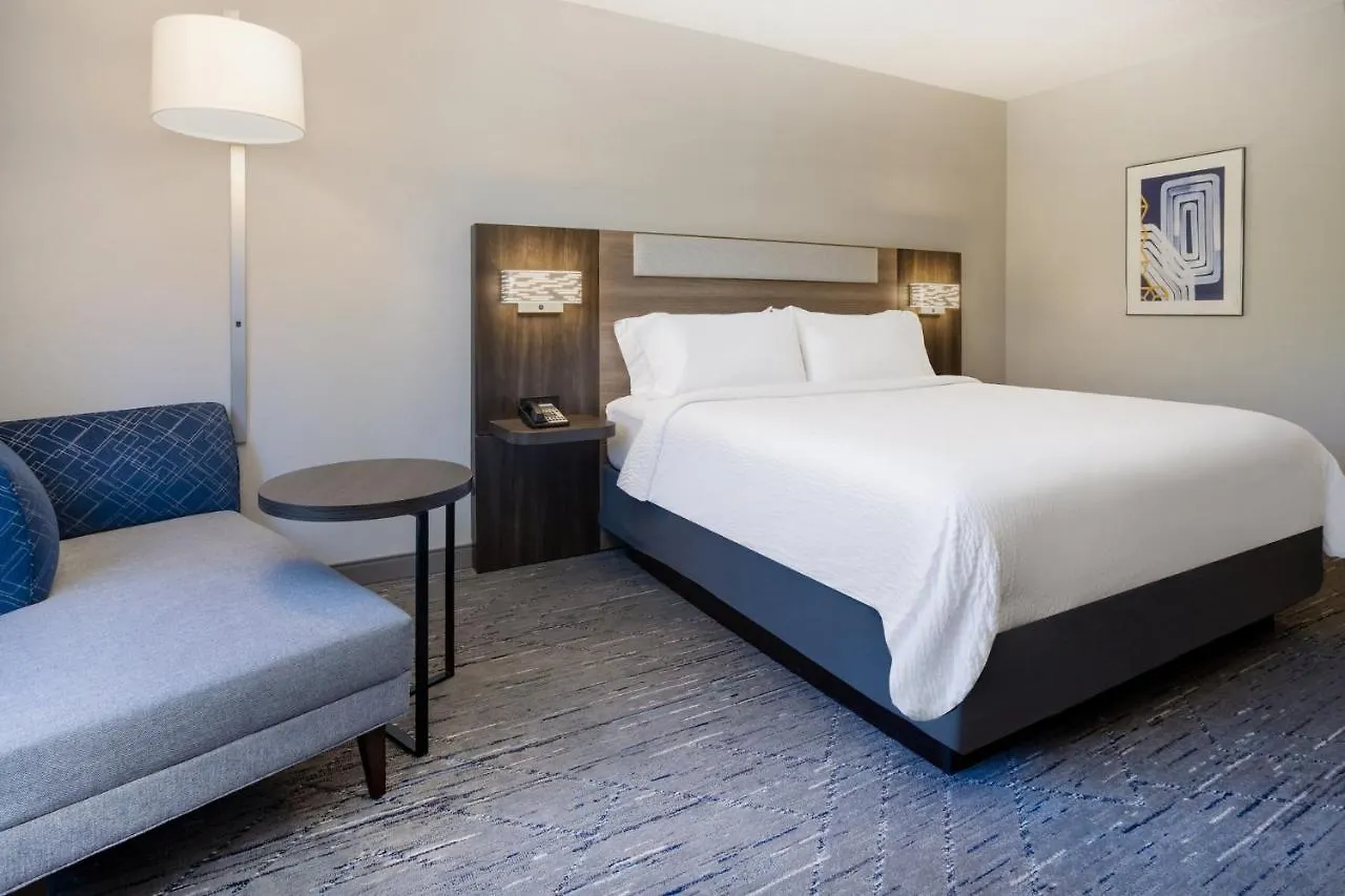 Holiday Inn Express And Suites Tampa I-75 At Bruce B. Downs By Ihg Hotel