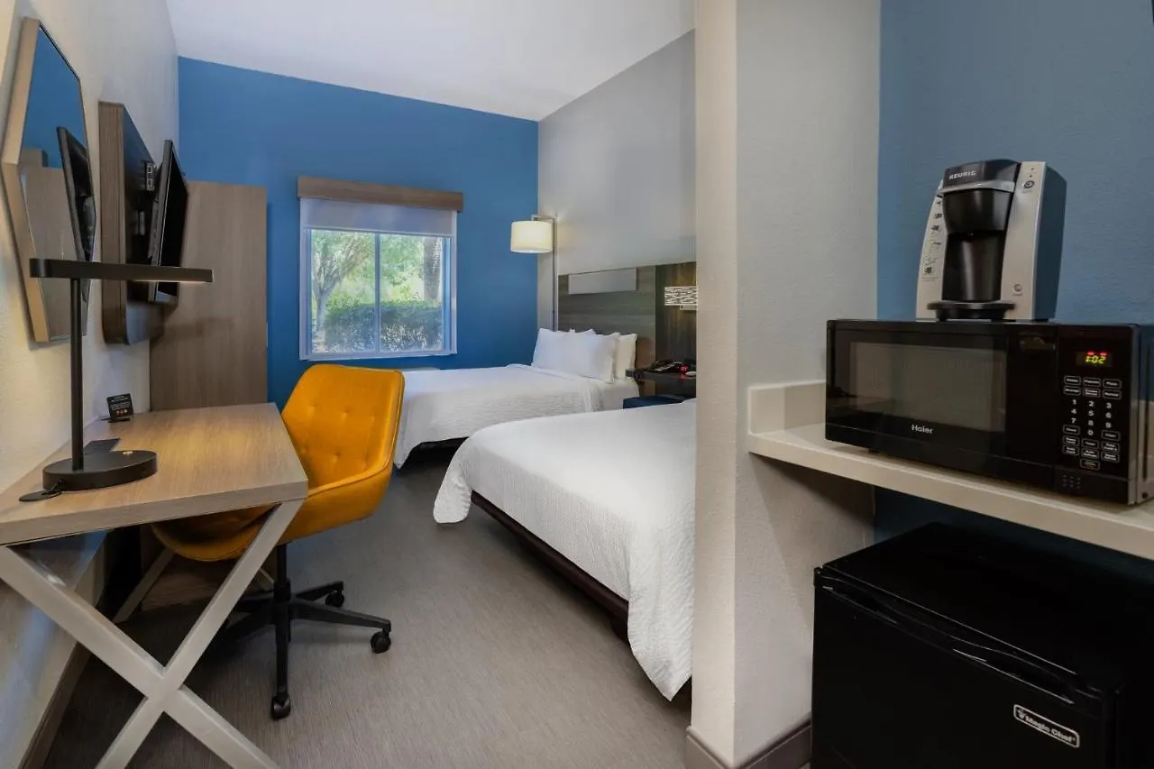 Holiday Inn Express And Suites Tampa I-75 At Bruce B. Downs By Ihg Hotel