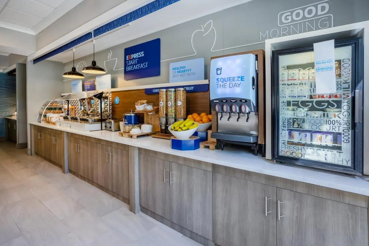 Holiday Inn Express And Suites Tampa I-75 At Bruce B. Downs By Ihg Hotel