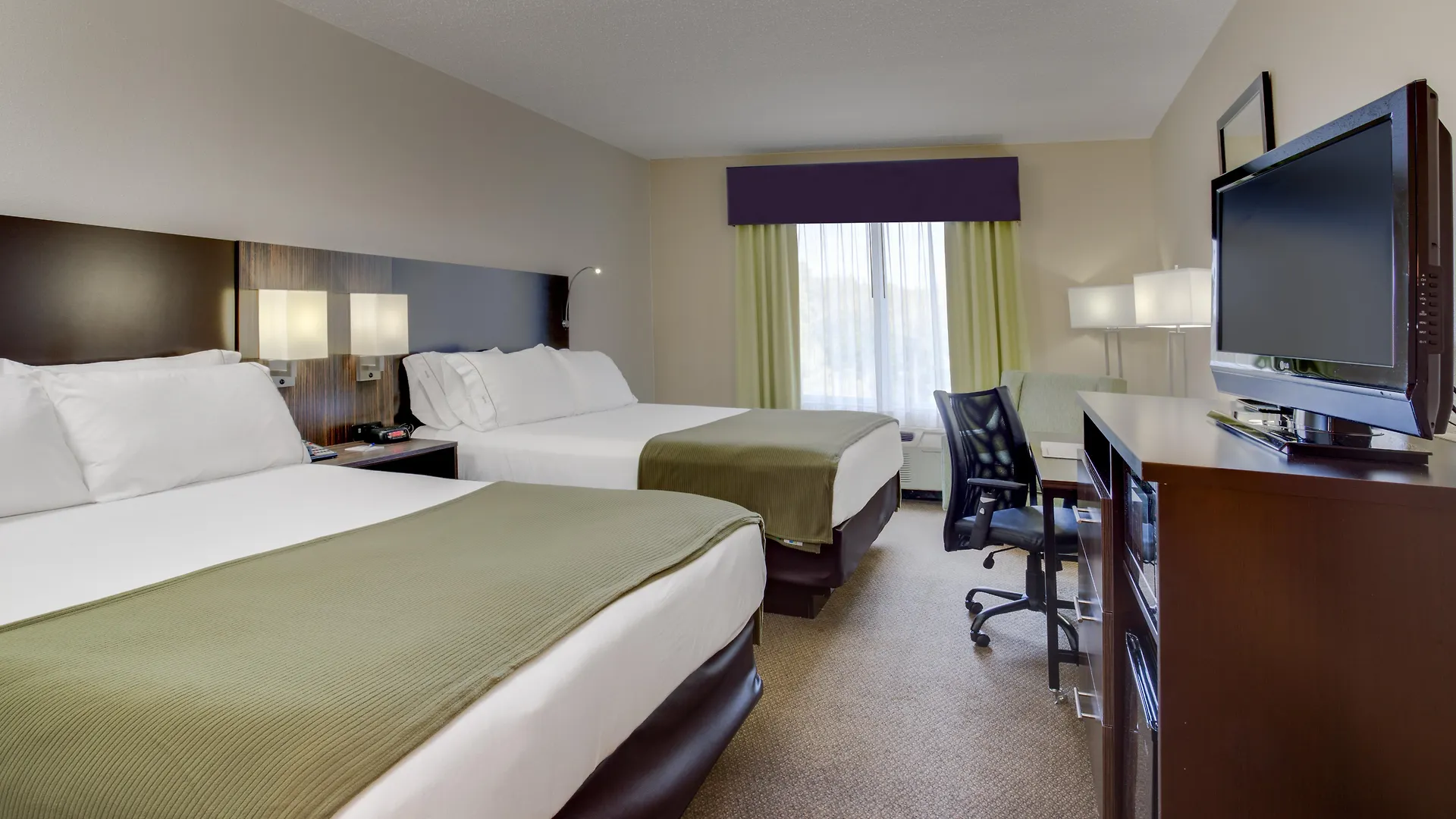 *** Hotel Holiday Inn Express And Suites Tampa I-75 At Bruce B. Downs By Ihg United States
