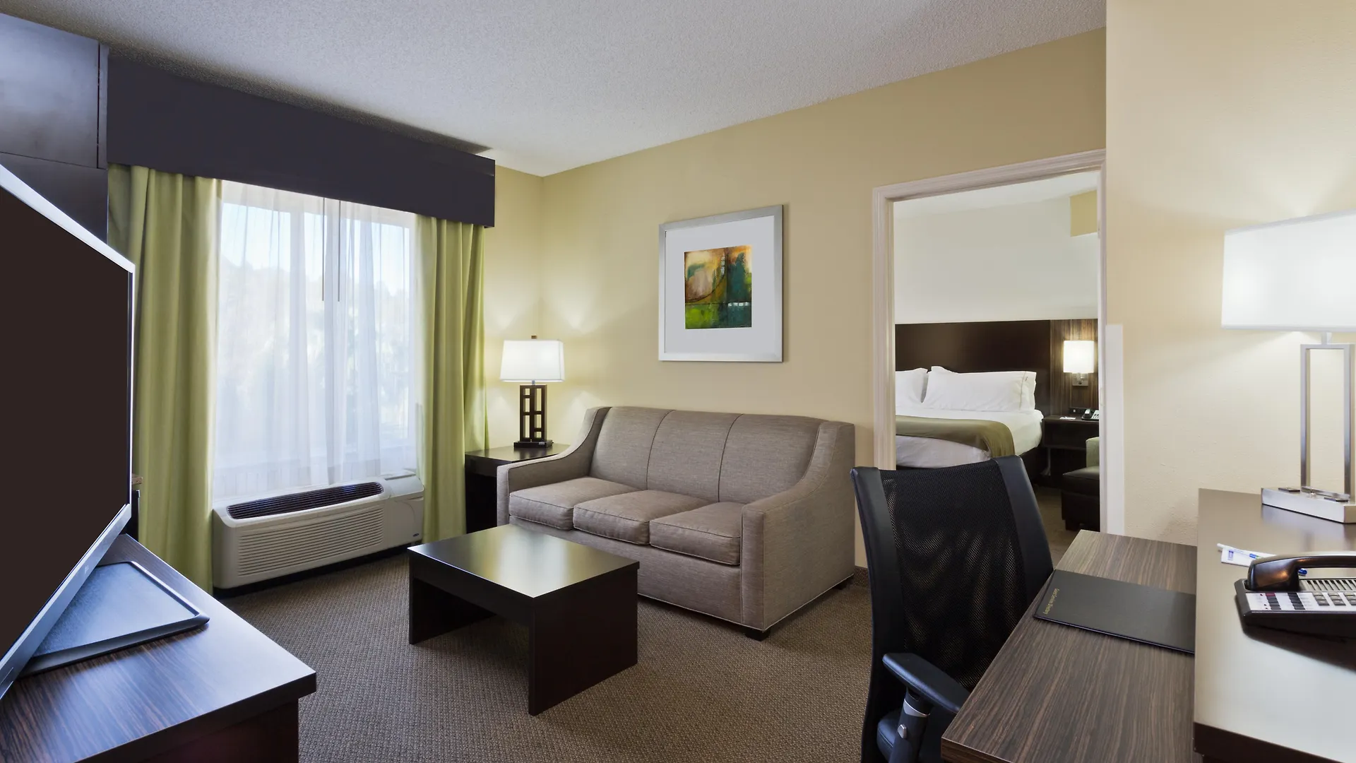 Hotel Holiday Inn Express And Suites Tampa I-75 At Bruce B. Downs By Ihg