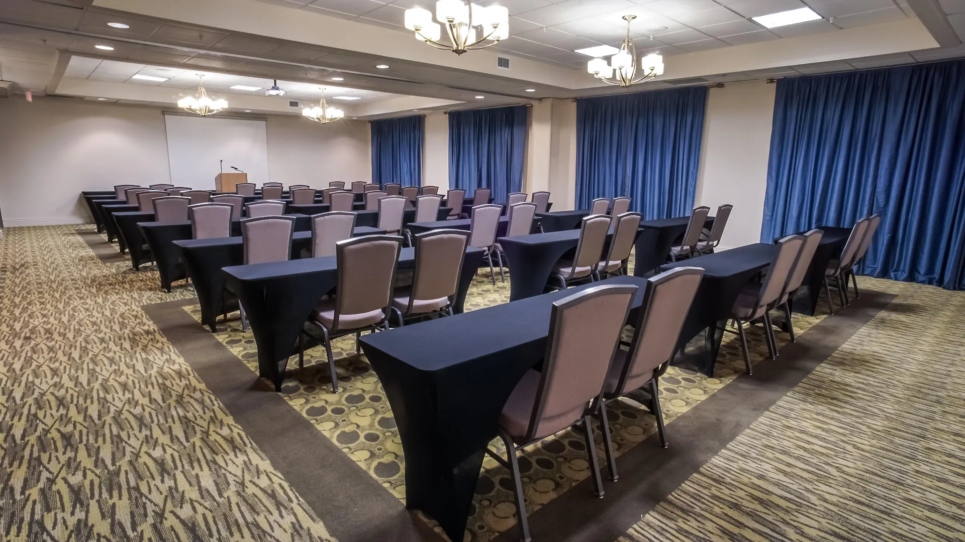 Holiday Inn Express And Suites Tampa I-75 At Bruce B. Downs By Ihg