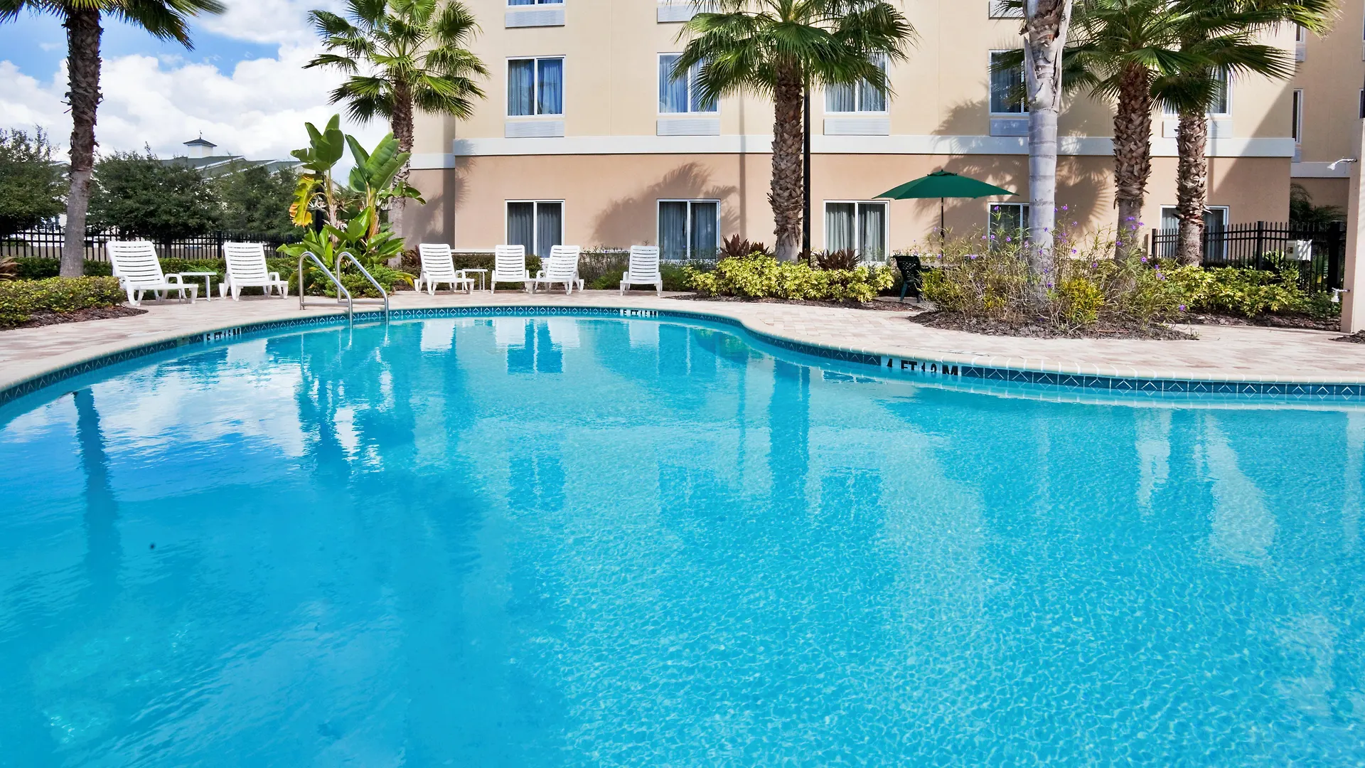 Hotel Holiday Inn Express And Suites Tampa I-75 At Bruce B. Downs By Ihg