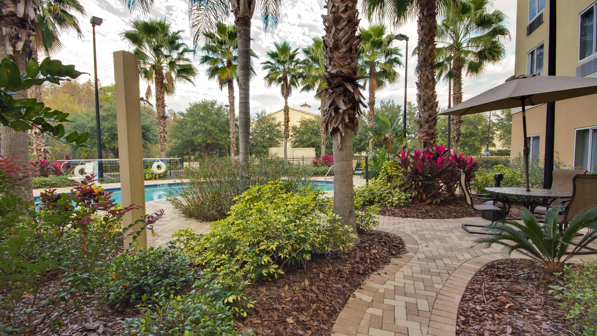Holiday Inn Express And Suites Tampa I-75 At Bruce B. Downs By Ihg